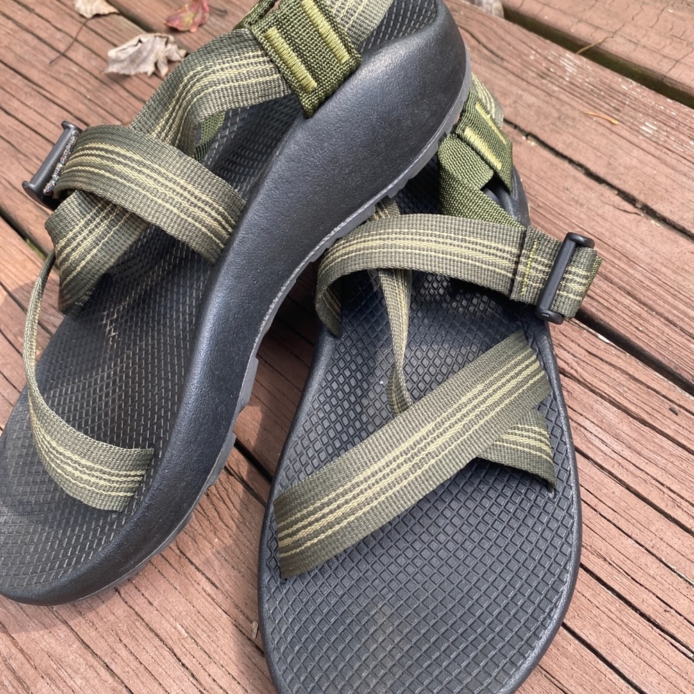 Men’s Size 8 Chacos
